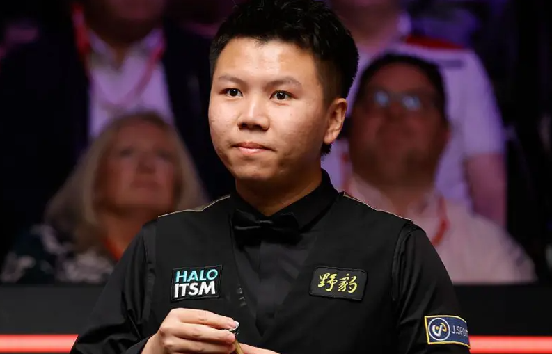 Zhou legyőzte Selbyt, és bejutott az English Open döntőjébe