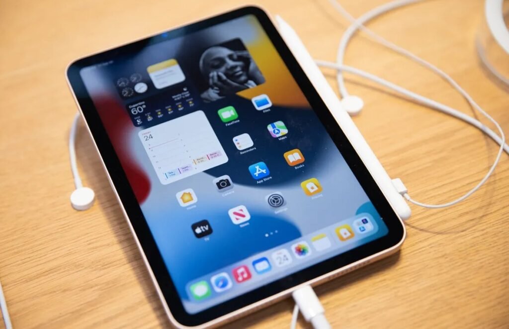 Apple OLED kijelzőre vált: nagyszabású frissítések jönnek a MacBook Air, iPad Air és iPad mini modellekhez