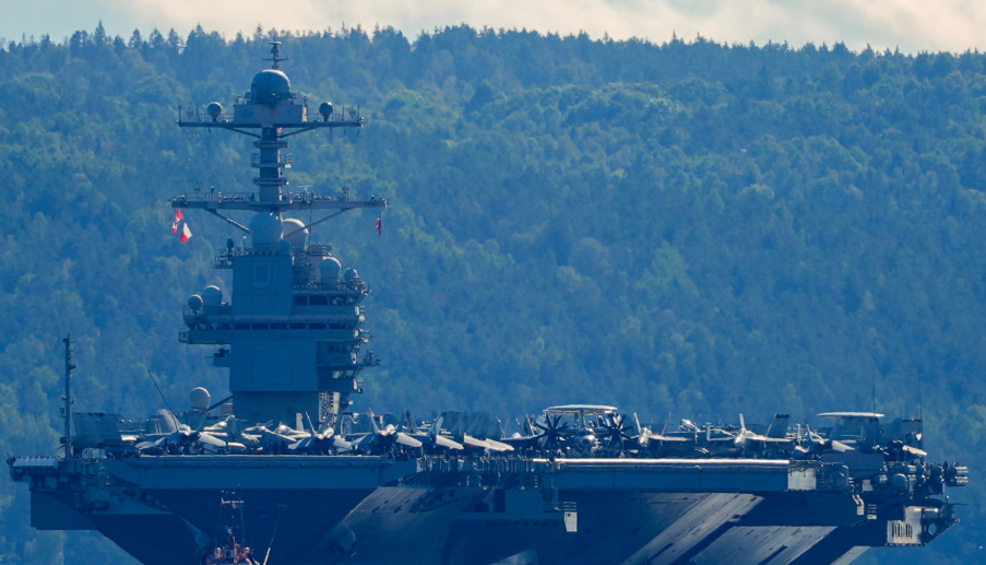 Pentagon a Karib-térségbe küldi legmodernebb repülőgép-hordozóját – Trump fokozza a térség katonai jelenlétét