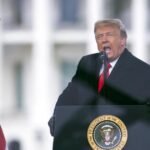 A BBC News vezetői lemondtak, miután a műsorszolgáltató szerint Trump beszédének szerkesztése félrevezető volt