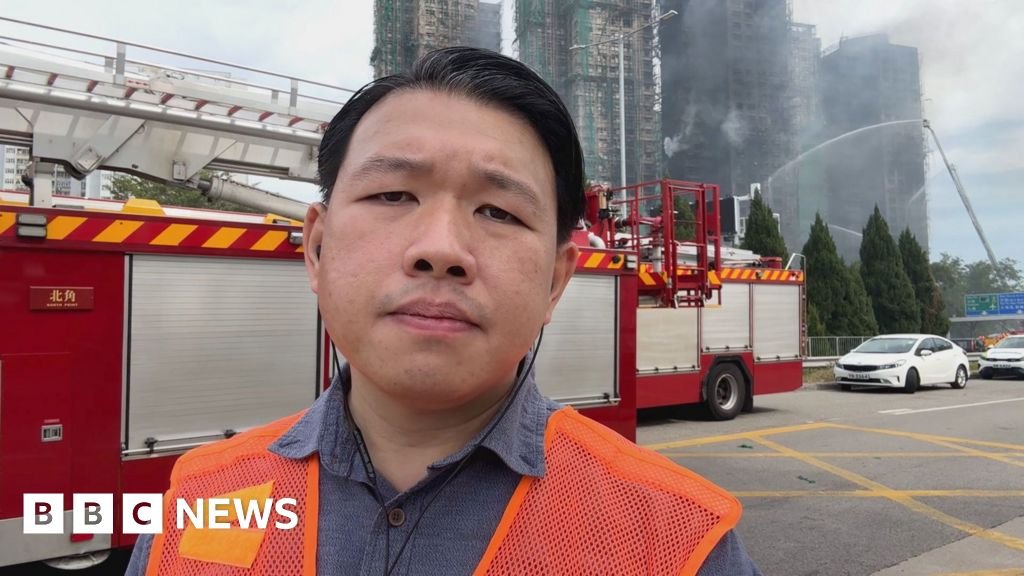 A BBC egy hongkongi lakástűz helyszínén tartózkodik