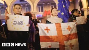 A vádlottak egy évvel azután érkeztek, hogy Grúziában az EU-párti