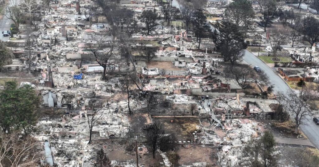 Az etoni tűzben meghalt. A családja szerint a vészhelyzeti riasztó