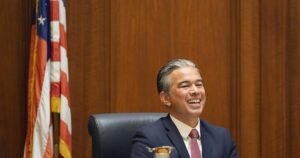 Egy kormányzói futásra gondolva, Atty. A tábornok a jogi költségekkel