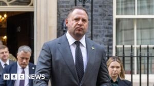 Hogyan esett ki Zelenszkij jobb keze a hatalomból