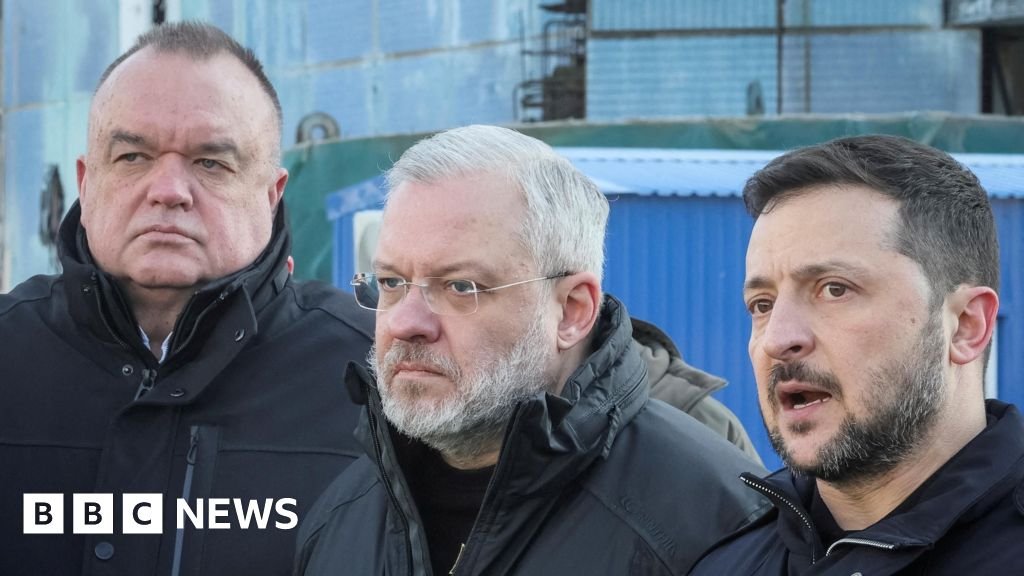 Jelentős korrupciós botrány sújtja Zelenszkij vezető segítőit