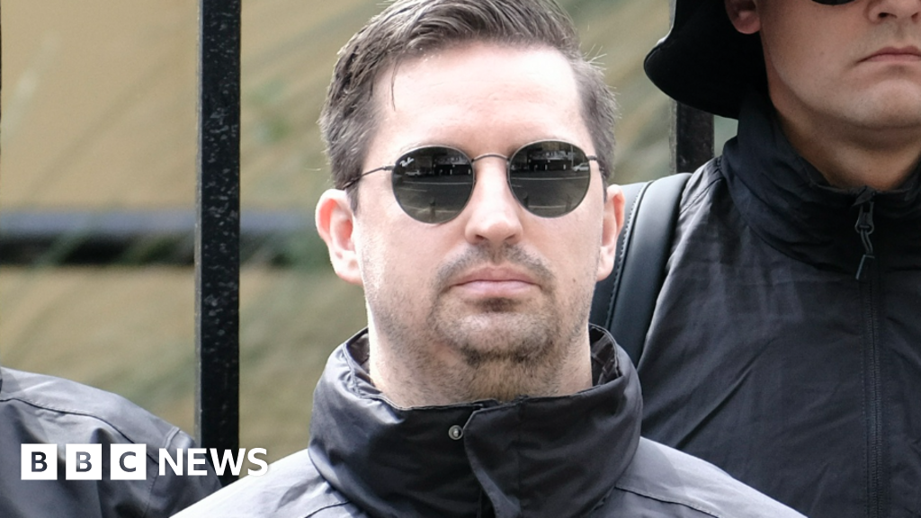 Megvonták az ausztrál vízumot a neonáci tüntetésen látott dél-afrikai férfitól