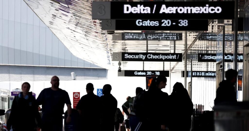 Mely repülőtereket érintik az FAA-csökkentések? Hogyan kezelhetem a káoszt?