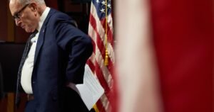 Schumerre nyomás nehezedik, hogy a leállási szavazás után lemondjon a