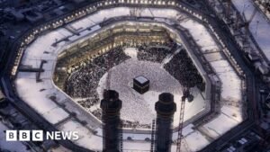 Több tucat indiai zarándok halt meg egy buszbalesetben Medina közelében