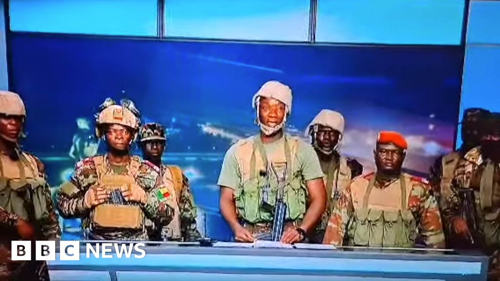 A katonák azt mondják, hogy eltávolították Talon elnököt a hatalomból