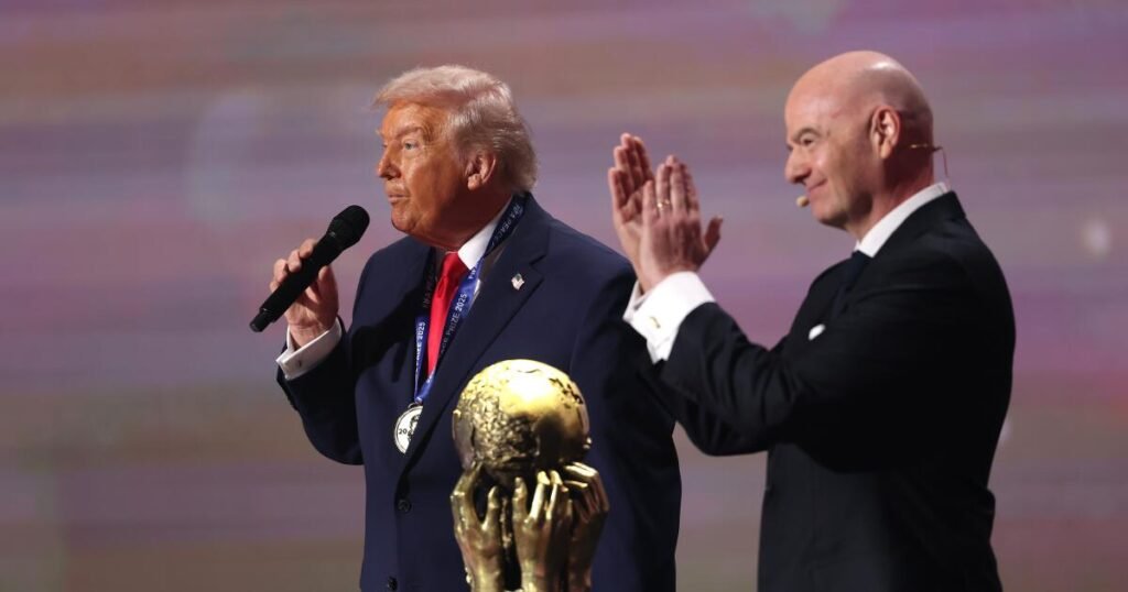 Miért udvarol a FIFA elnöke, Gianni Infantino Trump elnöknek?