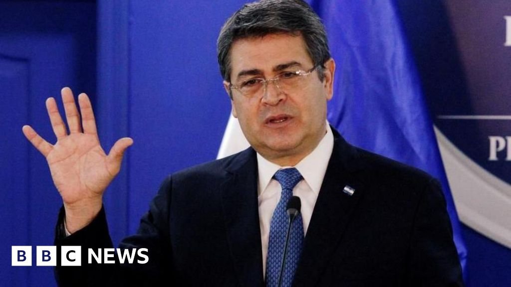 Mivel vádolják Honduras elnökét, és miért kegyelmezett neki Trump?