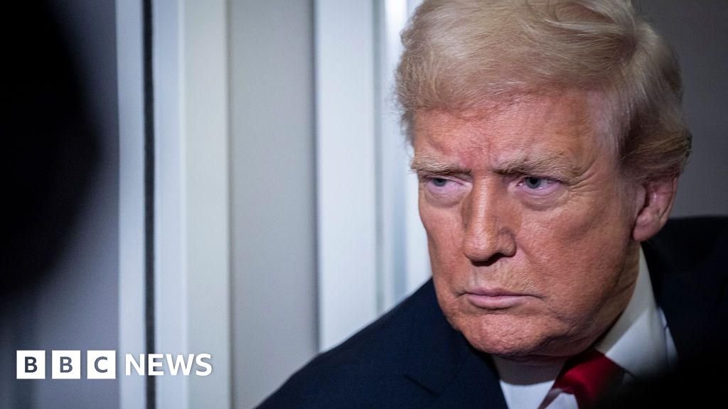 Trump csalásért egy napos börtönbüntetést bocsátott ki