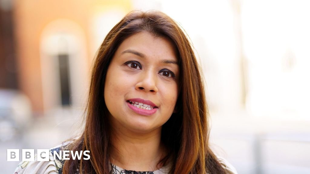 Tulip Siddique parlamenti képviselőt a távollétében lefolytatott tárgyalás után börtönbüntetésre