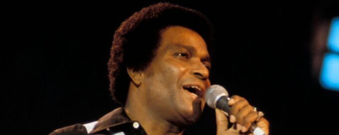 1970-ben ezen a napon Charlie Pride hosszú ideig az 1.