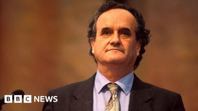 A BBC „India Hangja” című műsora, Sir Mark Tully 90