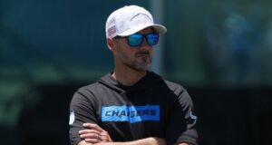 A Falcons interjút készít a Chargers DC Jesse Minterrel az edzői állás betöltésére| mobilit.hu