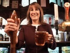 A Munkáspárt éles reakciója, 50 képviselő figyelmezteti Reeves kocsmai üzletágát, hogy a fordulat nem megy túl messzire| mobilit.hu