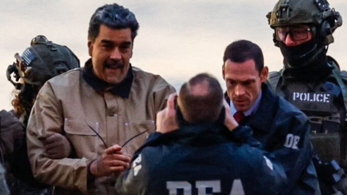 A menesztett venezuelai vezető, Maduro ártatlannak vallotta magát az első