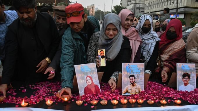 Tisztviselők szerint 67-re nőtt a pakisztáni bevásárlótér tűzeseteinek áldozatainak száma
