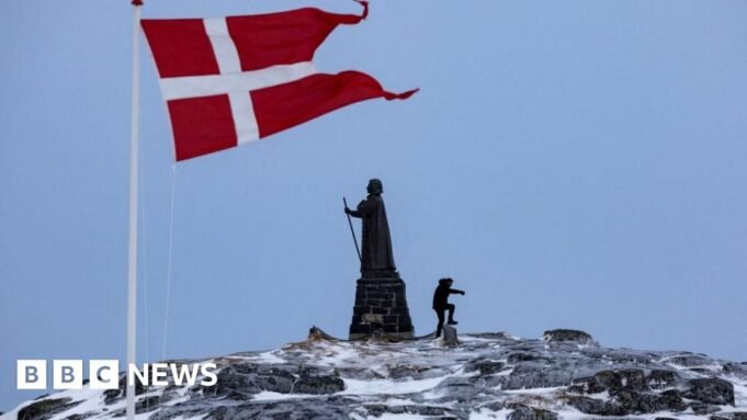 Trump szerint az Egyesült Államoknak „tulajdonba kell vennie” Grönlandot, hogy