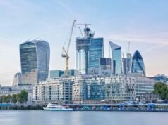 Az FTSE 100 visszaesett, mivel a mesterséges intelligencia a felzaklatott adatszolgáltatókat érinti| mobilit.hu