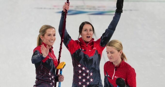 Az amerikai női curling-válogatott először nyert Kanadával szemben az olimpián