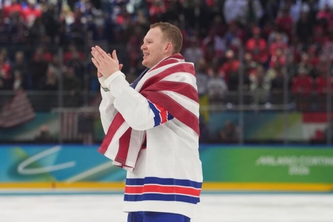 Brady Tkachuk amerikai olimpikon vezeti a Senators csapatát a Red