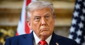 Donald Trump szerint 15 százalékra emelkednek az amerikai globális vámok| mobilit.hu