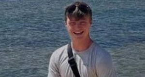 Egy brit férfi az életéért küzd „rendkívüli fájdalommal” egy thaiföldi robogóbaleset után| mobilit.hu