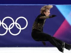 Ilja Malinin kihagyja az olimpiai érmet a szabadkorcsolya esése után, a 8. helyen végzett| mobilit.hu