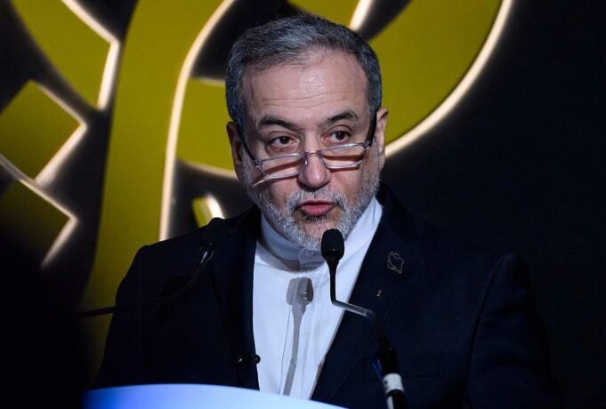 Irán szerint az Egyesült Államoknak fel kellene hagynia a „szélsőséges