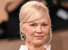 Másold le Pamela Anderson álmodozó Midi szoknyaruháját mindössze 27 dollárért| mobilit.hu