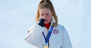 Mikaela Shiffrin szívből jövő tisztelgése néhai édesapja előtt; aranyérem| mobilit.hu