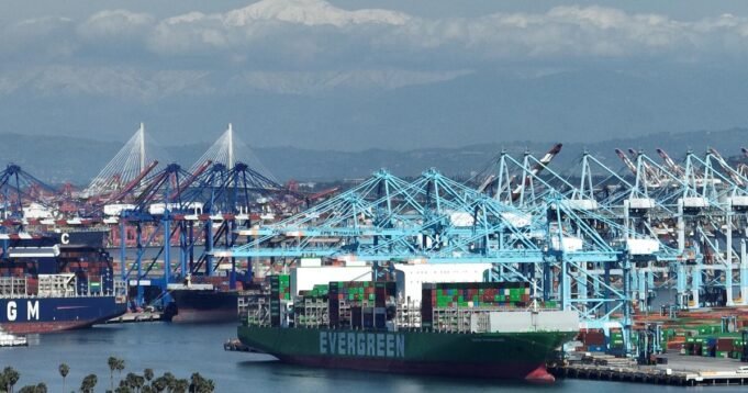 Mit jelent Los Angeles kereskedelemtől függő gazdasága számára a Legfelsőbb