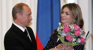 Putyin tornászszerelme „átadott 63 millió fontot, ami megmaradt a diktátor egymilliárd fontot érő palotájából”| mobilit.hu