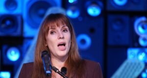 Renner felszólítja Starmert, hogy nevezze ki az egyik napról a másikra gazdasági minisztert| mobilit.hu