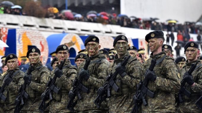 Több ezren vonultak fel Koszovóban a függetlenség kikiáltásának évfordulóján |