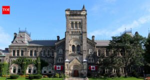 Torontói Egyetem: „Fehér embereket tilos”: vita a Torontói Egyetemen a kizárólag „nemi identitáson” alapuló professzorok kinevezéséről| mobilit.hu