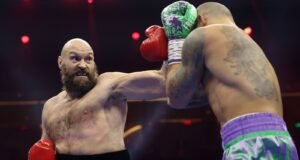 Tyson Fury újra harcolni akar Oleksandr Usykkal, ő akar a legjobb lenni – mondja Frank Warren promóter a visszatérés előtt. boksz hírek| mobilit.hu