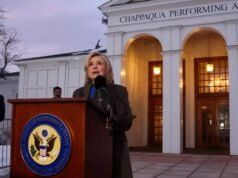 UFO-k, Pizzagate és kiszivárgott fotók: Hillary Clinton kemény kérdésekkel néz szembe az Epstein-fájlokkal kapcsolatban| mobilit.hu