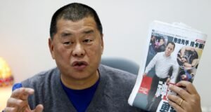 A hongkongi könyvkereskedőket letartóztatták „lázító kiadvány” miatt, Jimmy Lai életrajzát pedig elkobozták. politikai hírek| mobilit.hu