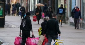 A nedves február a bevásárlási utak csökkenését hozza magával| mobilit.hu