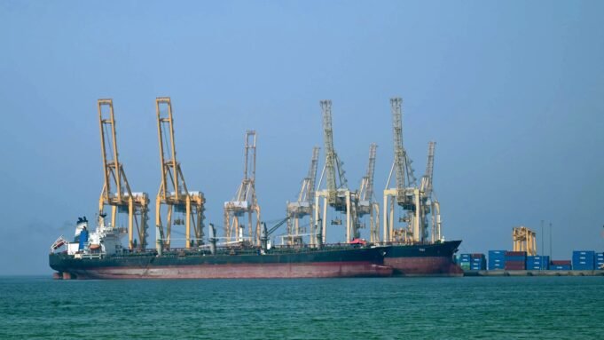 A szakértők felmérik az olaj lehetséges forgatókönyveit, ha a Hormuzi-szoros