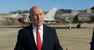 A védelmi miniszter kétszer is kizárta, hogy Nagy-Britannia részt vesz az Irán elleni támadásban. világhírek| mobilit.hu