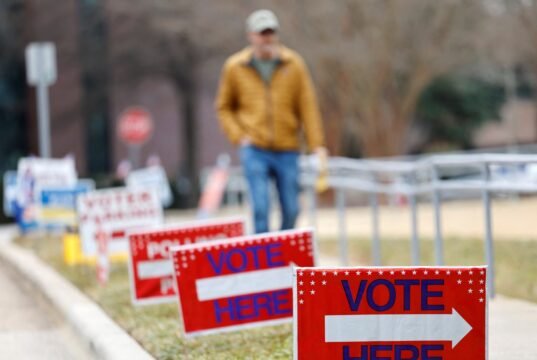 Amerika félidős előválasztása az iráni háború árnyékában kezdődik. Donald Trump hírek| mobilit.hu