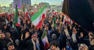 Az iráni rezsim gyengének tűnik – de a papok és támogatóik továbbra is irányítják az utcákat. világhírek| mobilit.hu