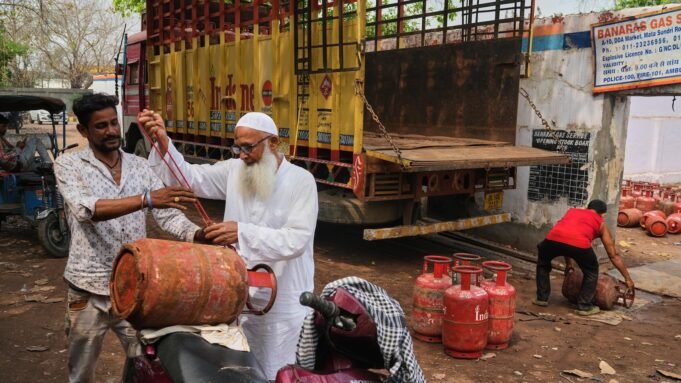 Ázsia küzd az energiatakarékosságért, mivel az iráni háború megzavarja az