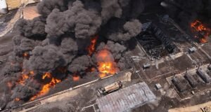 Irán támadásai az Öböl-menti energiaforrások ellen zűrzavarba sodorják a piacokat, és recessziós félelmeket keltenek| mobilit.hu